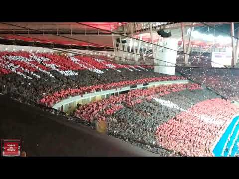 IMPRESSIONANTE FESTA DA TORCIDA DO FLAMENGO NA ENTRADA DO TIME CONTRA O GREMIO