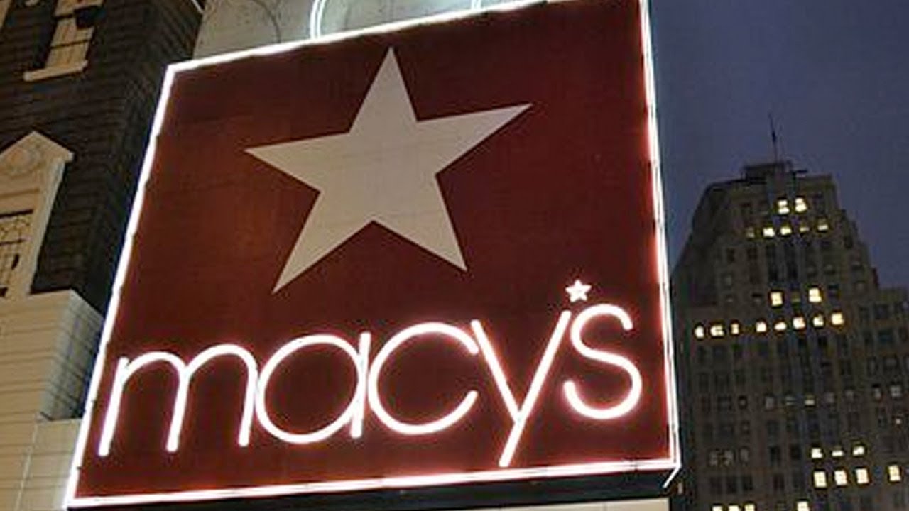 Analyst Maintains Macy’s Buy Rating as Better Weather Aids Results
