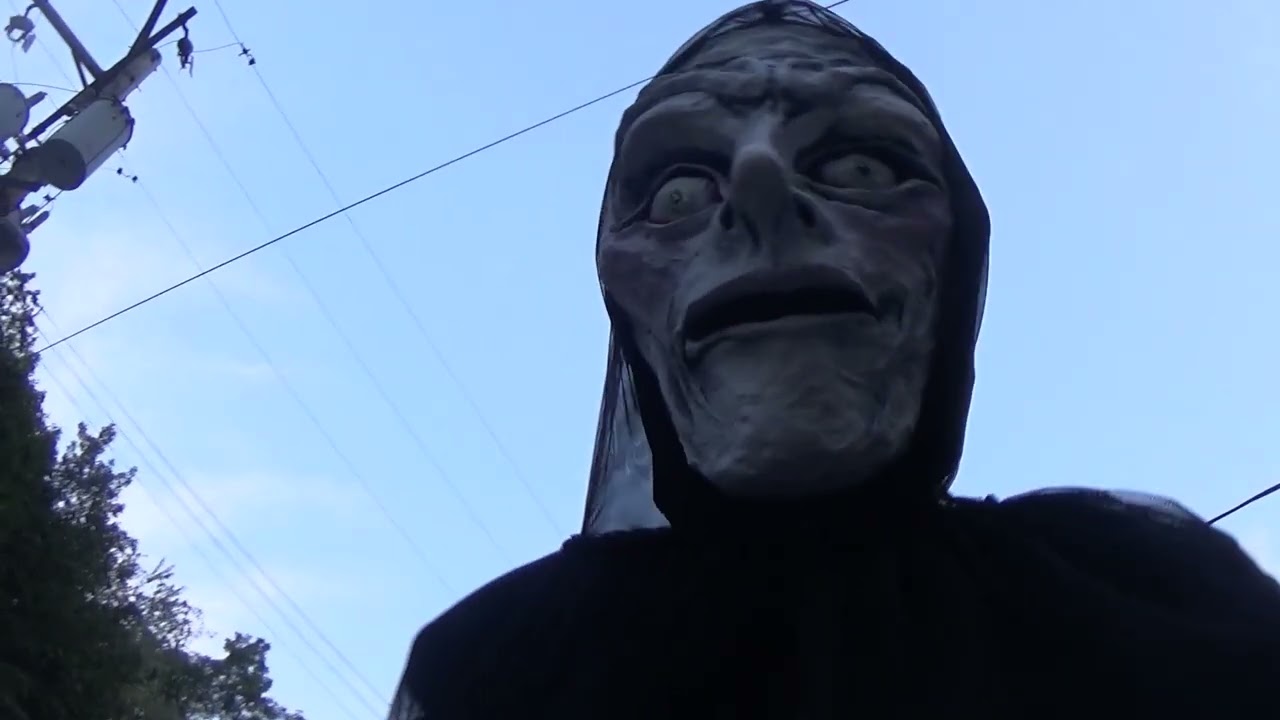 在 YouTube 上观看 Commitment - Hellraiser 在 YouTube 上观看 Commitment - Hellraiser