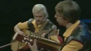 Video thumbnail of "The Corries --- Weep ye by Atholl"