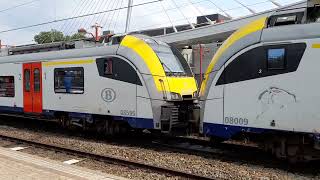 Train Sncb Am08595 Am08009 Desiro En Gare De Namur Venant De Tamines À Destination De Jambes