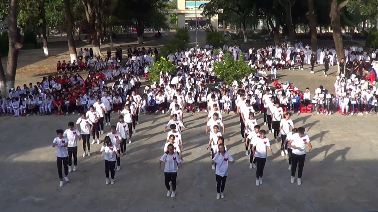 [Dân vũ 2018-2019] 10A2 - Những lá thuyền ước mơ