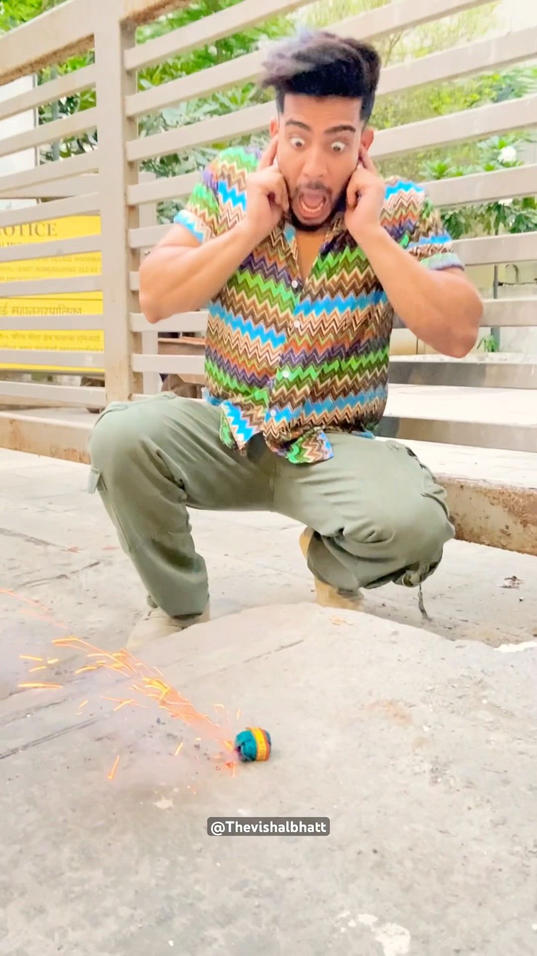 Wish you very very happy Diwali ? | sawdhan rahe satark rahe ? #tagsomeone  #comedy  #vishalbhatt