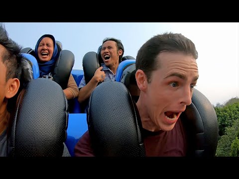 Video: PortAventura - Taman Tema Sepanyol Menampilkan Ferrari Land