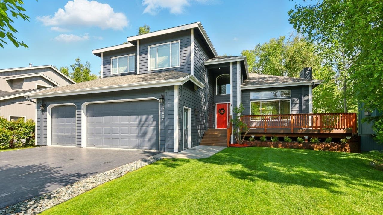 17001 Yellowstone Dr, Eagle River, AK