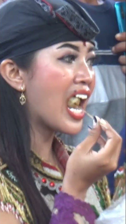 aya chikamatzhu makan penthol kepanasan