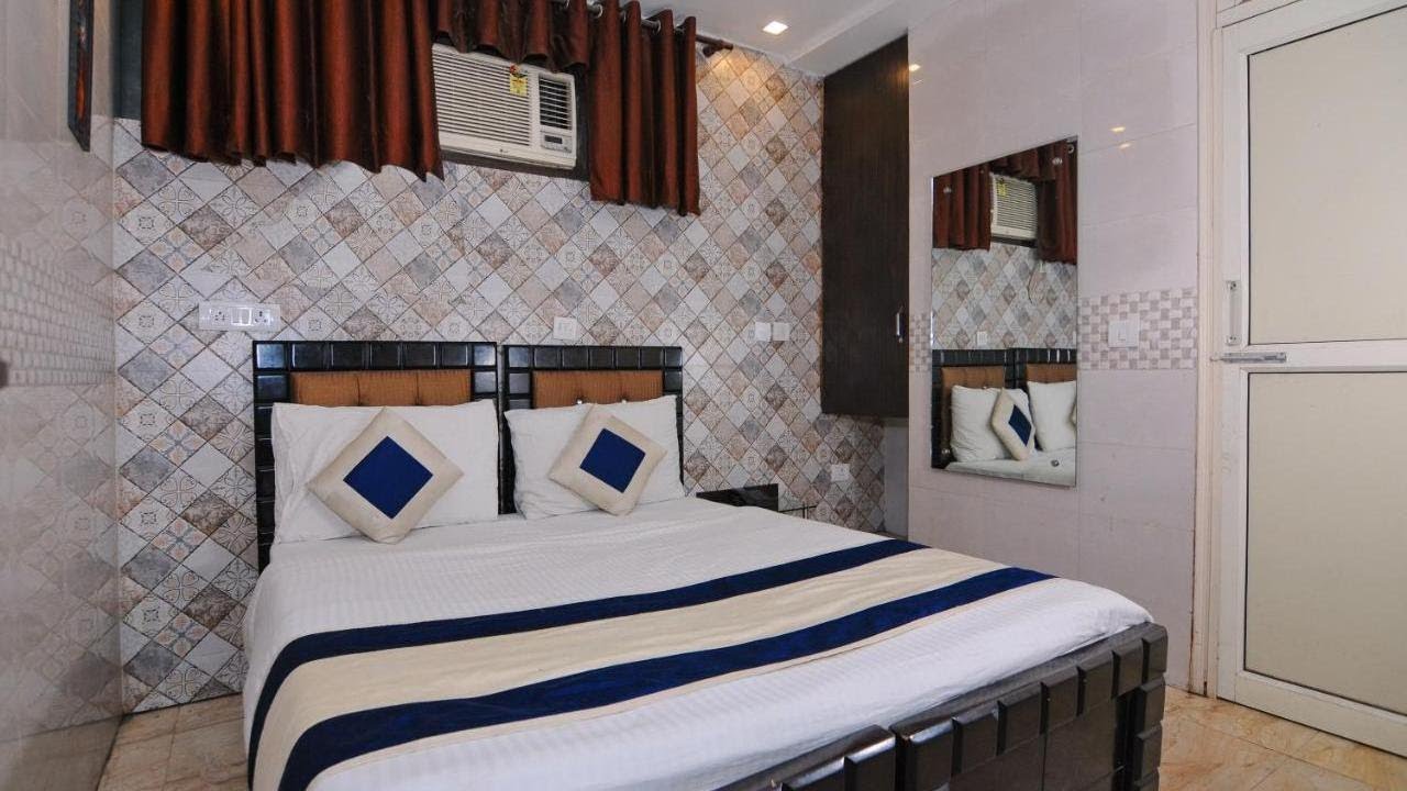 OYO 476 Hotel Gera, New Delhi, India
