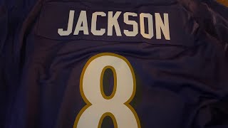 Unboxing Lamar Jackson’s jersey