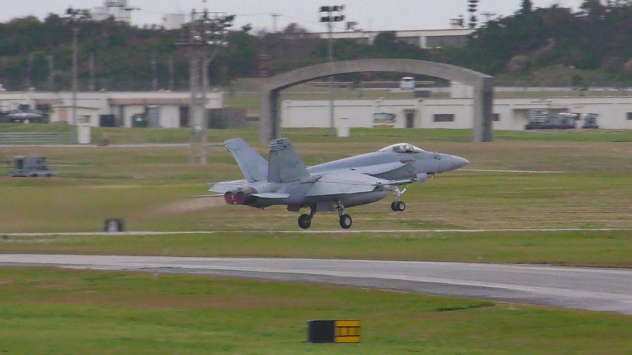 F/A-18E VFA-195 Dambusters(NF410) Kadena AFB Jan. 29, 2016