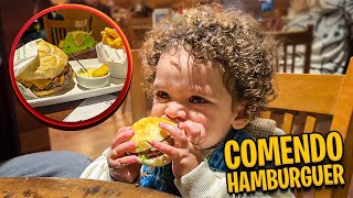Noah Comeu Hambúrguer Pela Primeira Vez