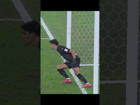 لحظات أستخدم فيها ياسين بونو الذكاء في كرة القدم