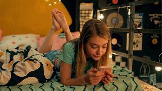 Elizaveta Kononova FEET in the pose - Milya S01E01 screenshot 5