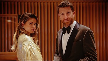 Brett Eldredge - Baby, It’s Cold Outside feat. Sofia Reyes (Latin Version) (Official Music Video)