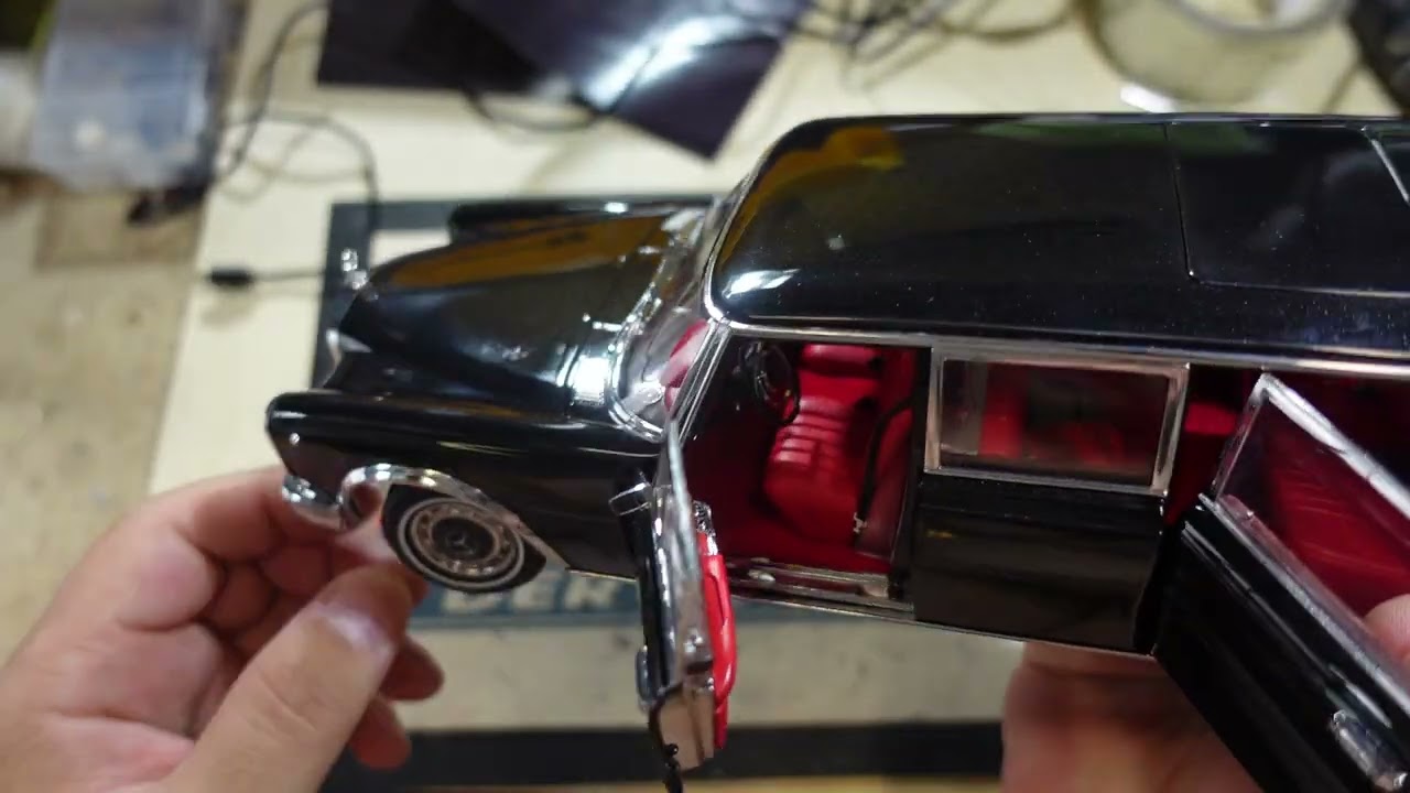 Presentation: Mercedes 600 Pullman 1:18 Kengfai - YouTube