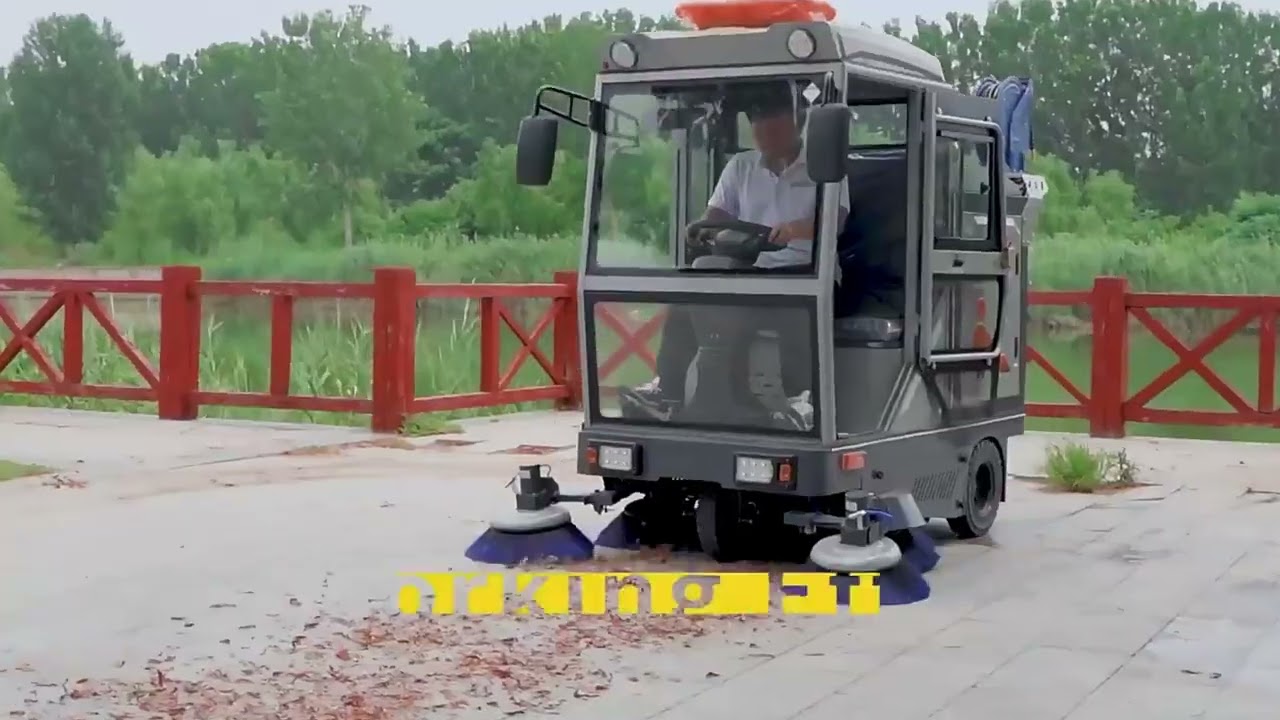 Ride On Floor Cleaning Machine Large Electric Road Sweeper