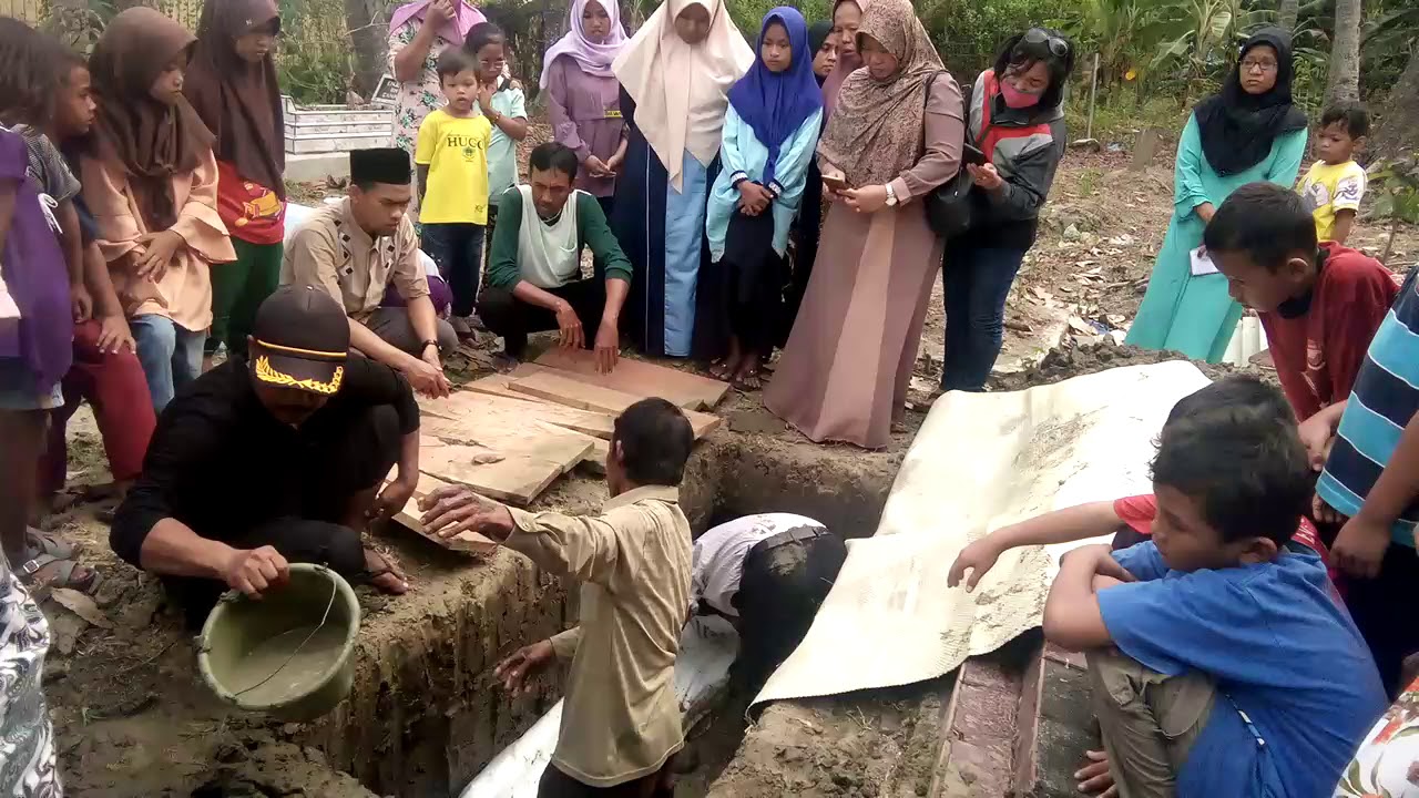 Dari tanah kembali ke tanah - YouTube