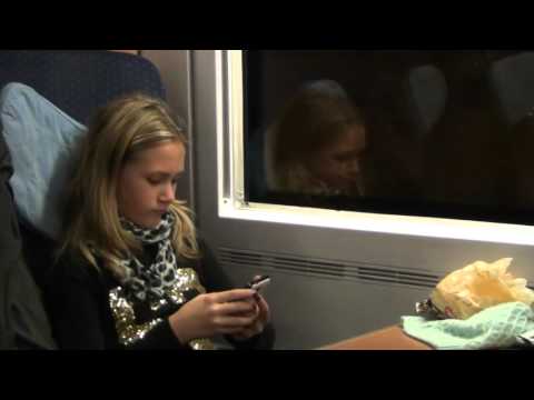 Video: Wie Man Ein Kind Alleine In Einen Zug Schickt