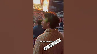 Harry Styles Joins the Party | Dancing at Niall Horan’s Concert! thumbnail