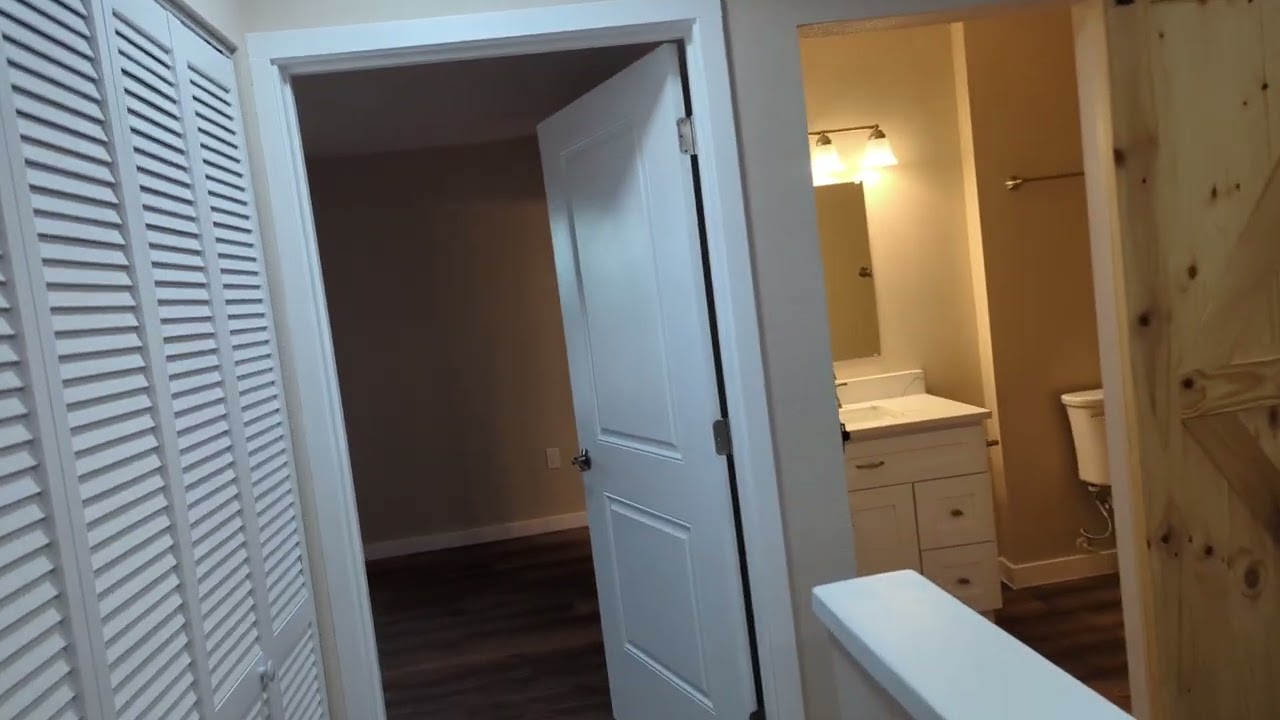 Beautiful 4 bedroom 3 bath Aurora home 