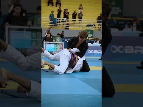 Simone Grillo puts classic jiu-jitsu on display 🔥 #IBJJFBrasileiros