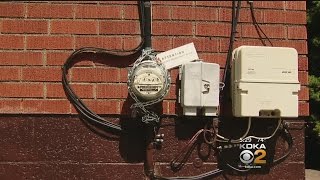 Man Chains Electric Meter To Prevent Utility From Installing Smart Meter