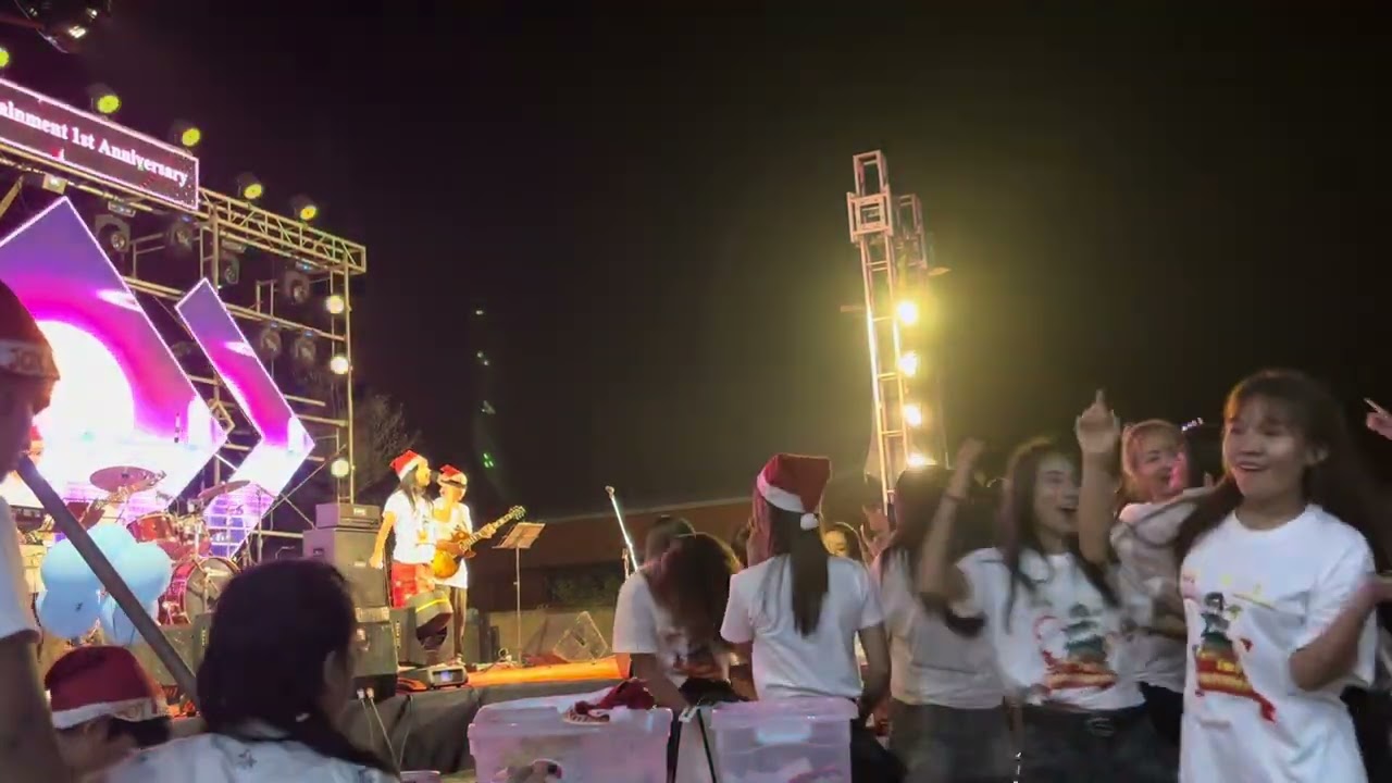 ပျော်ပျော်နေသေခဲ -တေးရေး:Saw Black -တေးဆို:Gue Gu