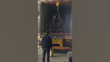 Wire mesh weaving machine