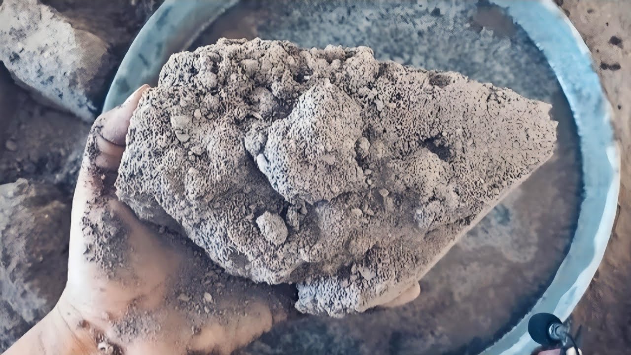 Gritty charcoal sand water+ floor crumbling | ASMR Analmun