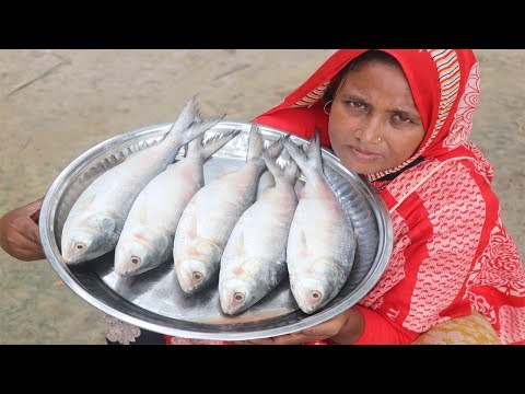 village-food-ilish-macher-jhol-recipe-tasty-&-spicy-cooking-traditional-bengali-hilsa-fish-curry