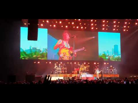 Harry Styles speaks Italian! - Daylight + speach live in Bologna 2022