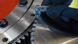 Rollix tutorial #3: Installation of your slewing bearing - Pinions adjustment