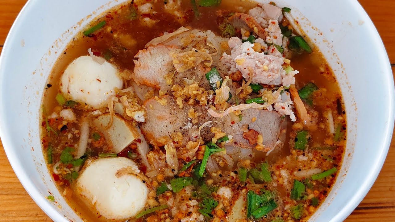 ก๋วยเตี๋ยวหมูร้านเจ้ตุ่มหน้าซุ้มวัดสำโรงใหญ่ เด็ด!! จริง ร้านเดียวกันร้านเชฟปู