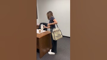 Come to work with me  ASMR vlog 🤍 I’m an admin assistant btw I get this q so much haha #asmr #vlog