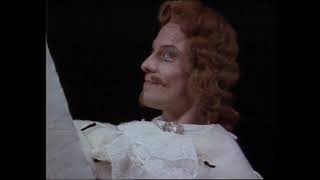 Menari  Tarian Panggung