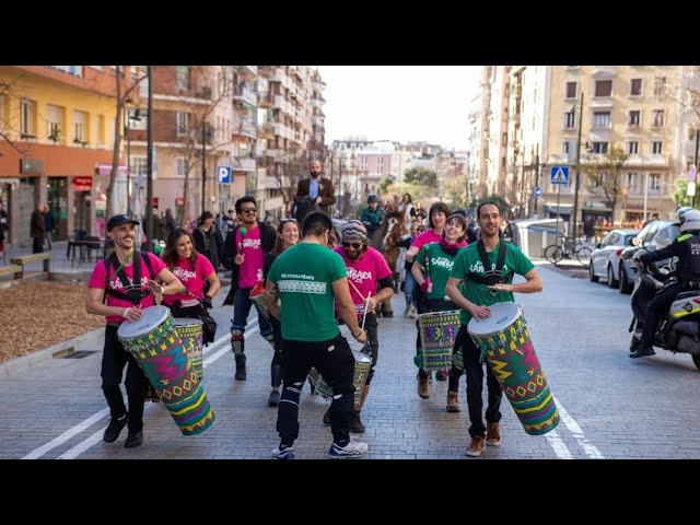 Discover the Rhythmic World of Sambareggae: Batucada Classes in Barcelona with Bloco Sambara