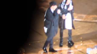 [Fancam] GD&Seungri - kiss me ! @ GD World Tour 2013 in BKK