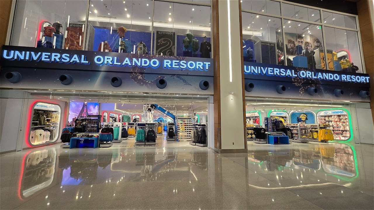 MCO Terminal C - Universal Studios Store | FULL Tour!