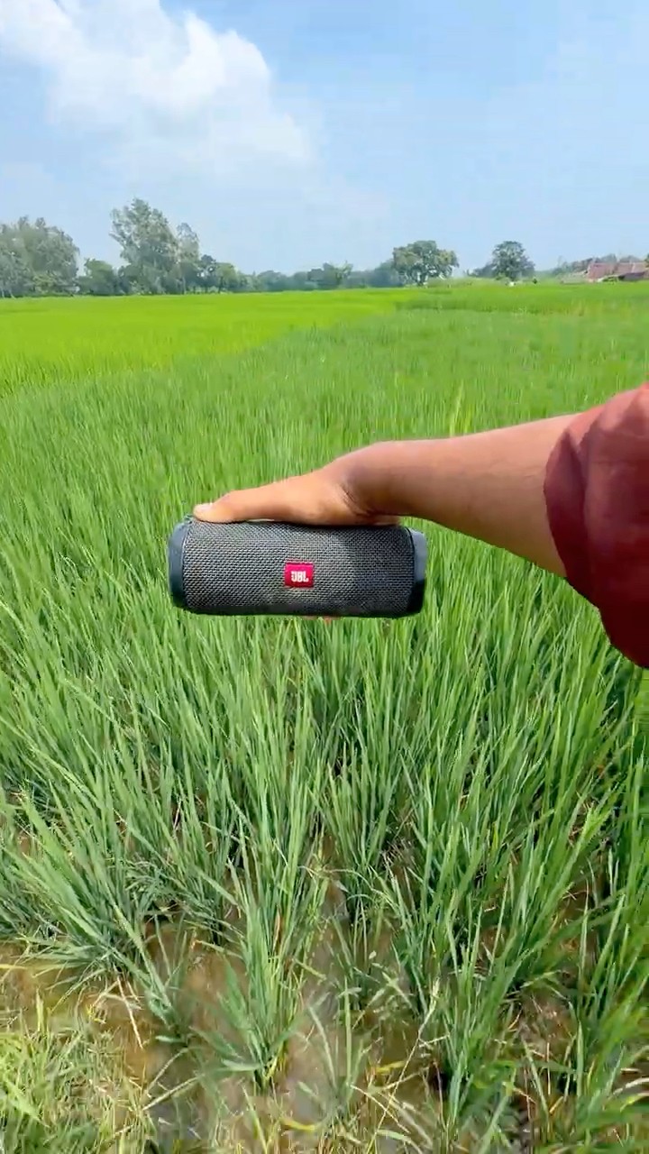 Water droped jump jbl speaker test - YouTube