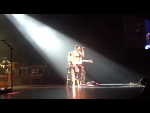 Dierks Bentley Amp His Daughter Evie Singing Quot Thinking Of