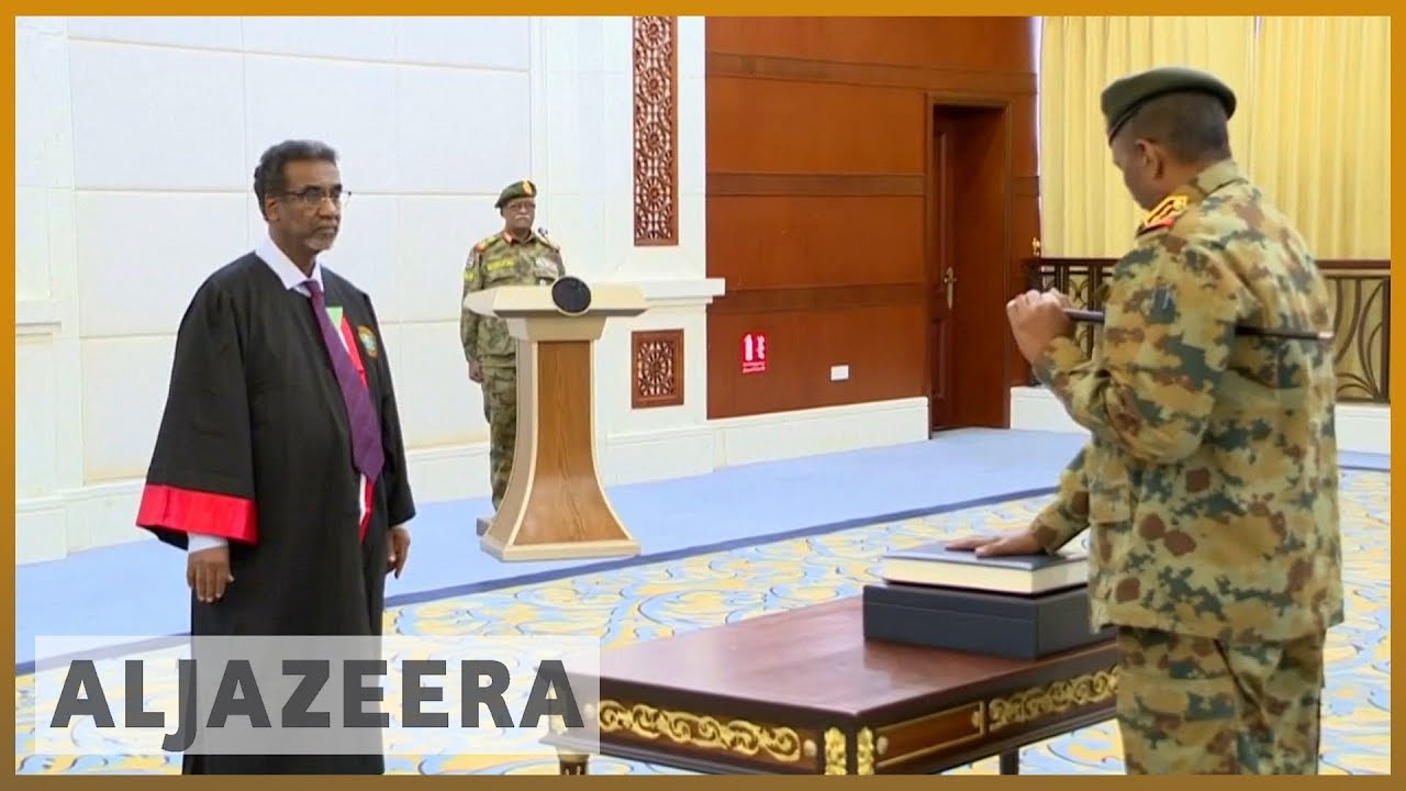 الهيئة الحاكمة الجديدة تُمهد الطريق لانتقال السودان المعقد إلى الحكم المدني