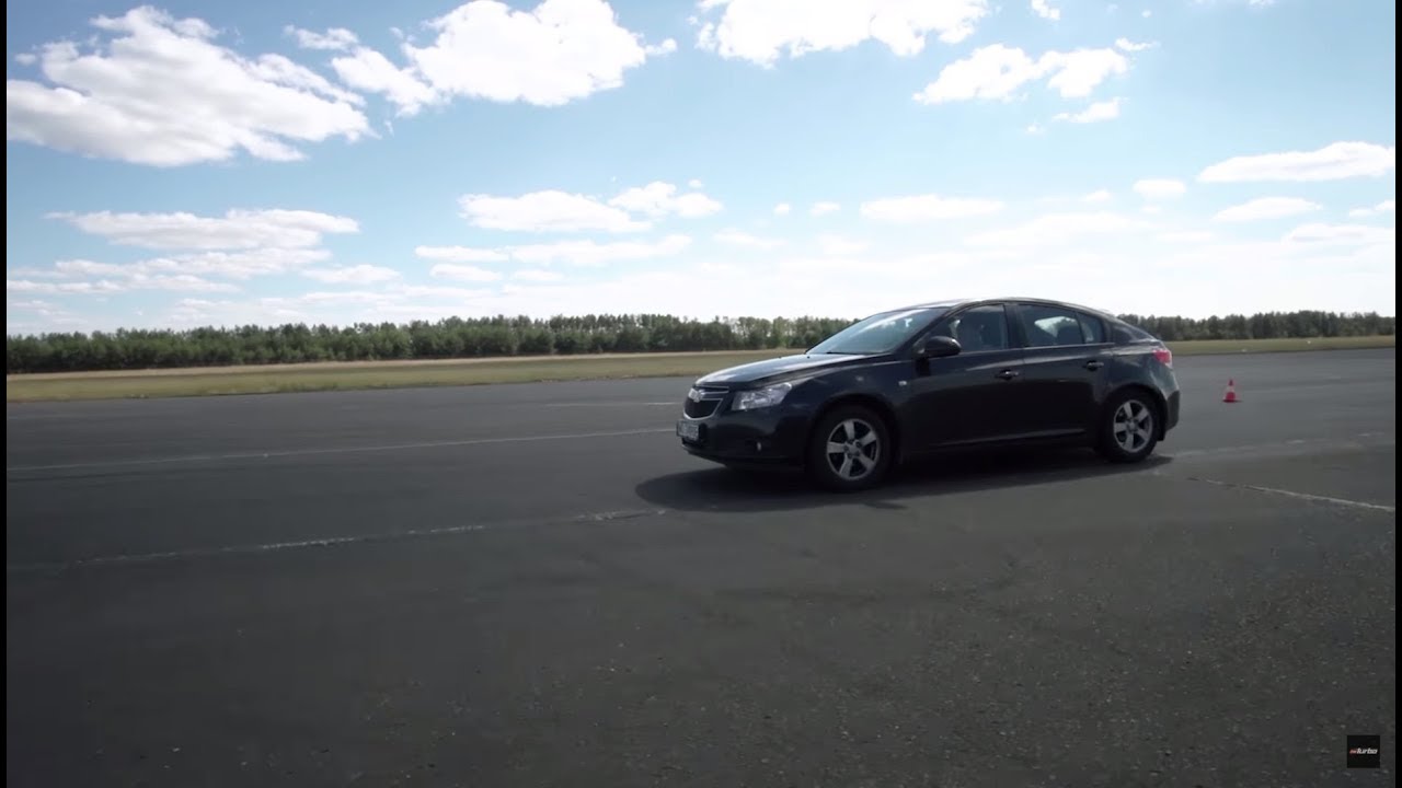 Testowaliśmy wpływ oporu powietrza na przyśpieszenie samochodu 