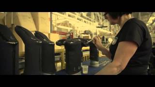 Download Lagu SANTI DIVING      WORK IT OUT! MP3