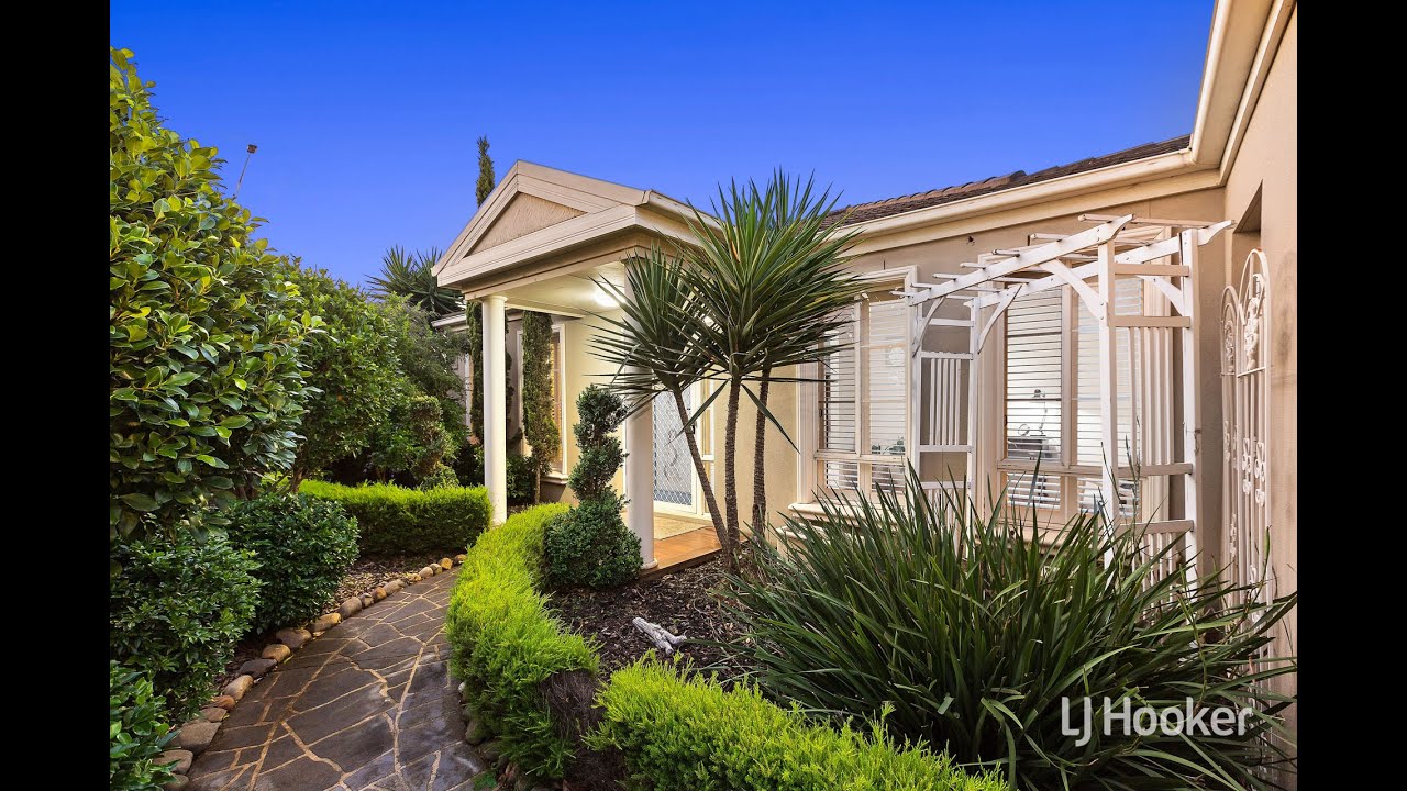 33 Aviemore Way, Point Cook 3030