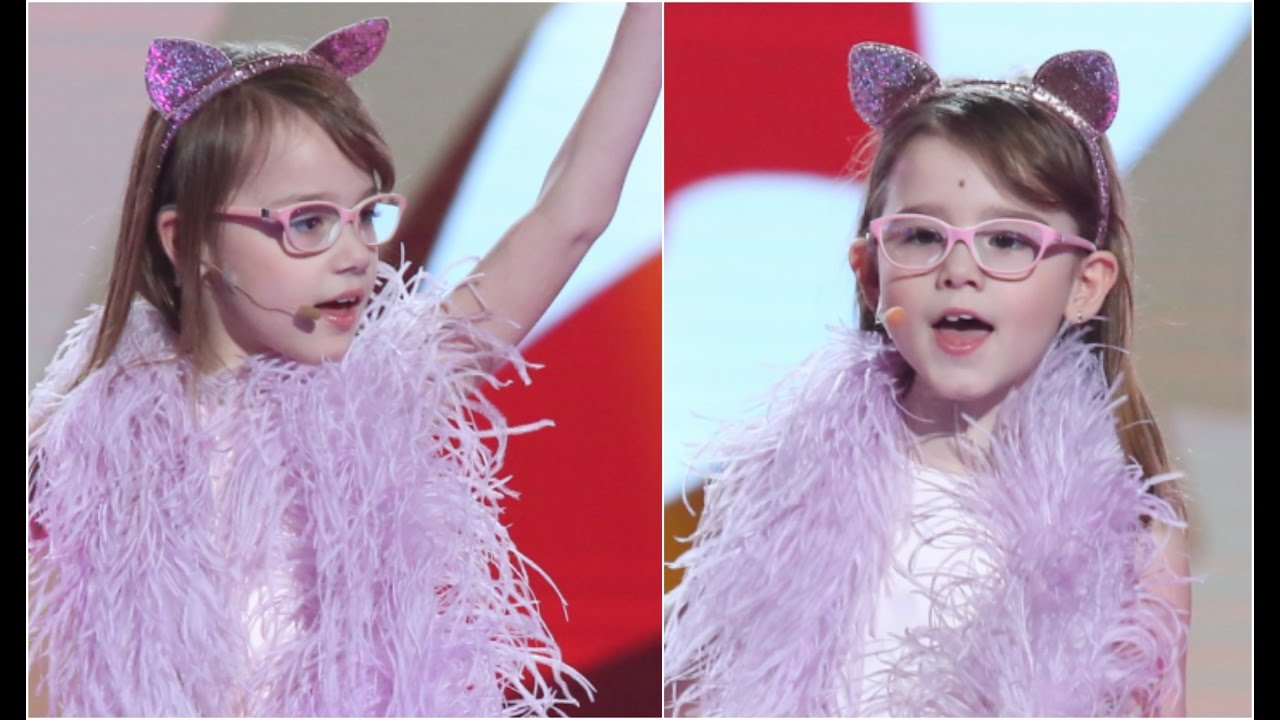 Bliźniaczki pokonały tremę i zaśpiewały hit sprzed lat 