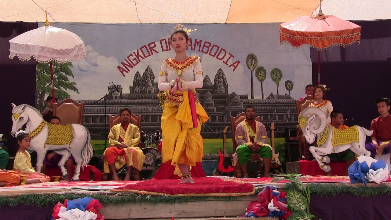 Wat Khmer Modesto _ New Year Folk Dance 04/2015 YouTube