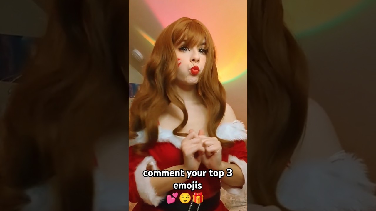 Cute Santa DVA overwatch cosplay Christmas #cosplaygirl #christmas #cosplay #gamergirl #gaming #dva