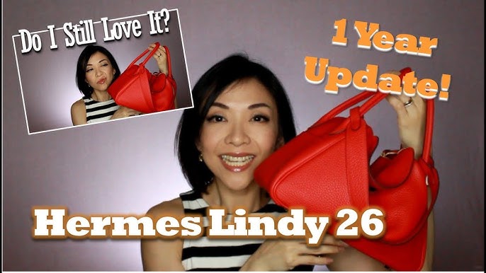 Hermes Kelly 28 Vs Hermes Lindy 26 (size comparison) + What fits? 