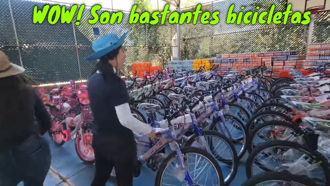 La Plaga cuenta las divertidas anecdotas de como aprendieron a andar en bicicleta.