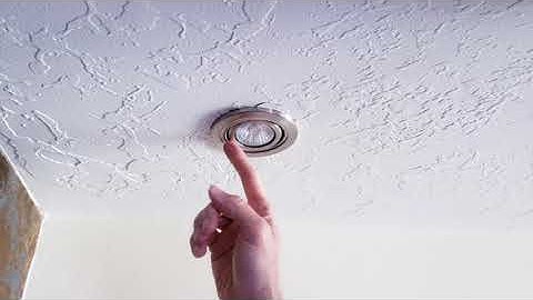 How to replace mini halogen light bulb