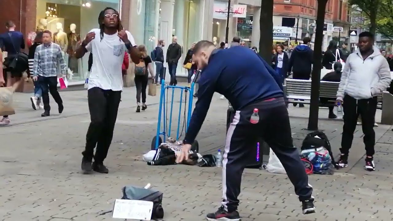 Street performers  in Manchester September 2019